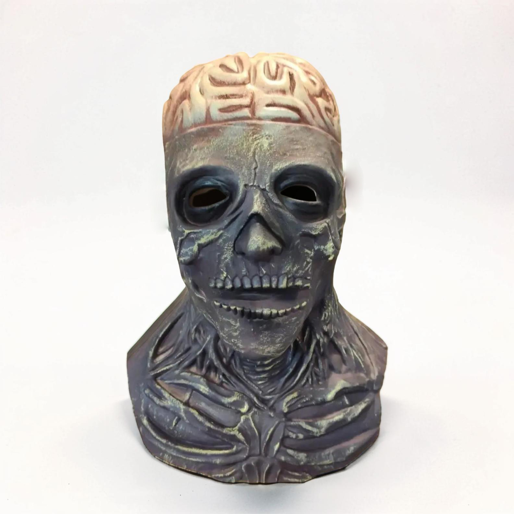 Máscara de calavera con detalle de cerebro